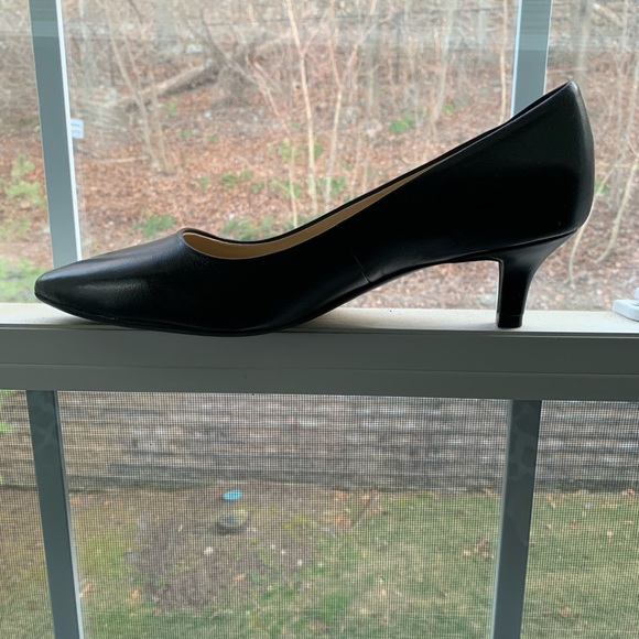 Naturalizer Black Kitten Pumps Women - Picture 2 of 12